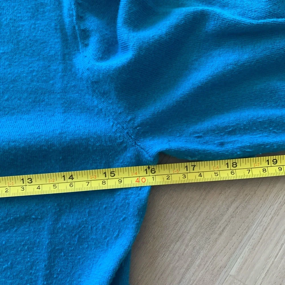 Ann Taylor Turtleneck SS Sweater M Blue Lightweight Minimalist Career Classic - Picture 4 of 9